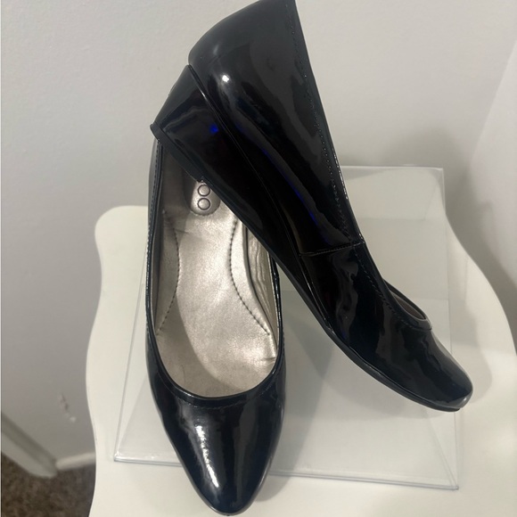 Me Too Black Heels Classic Design - Picture 1 of 7